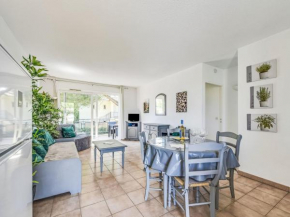 Apartment Le Jardin d'Artemis-2 by Interhome